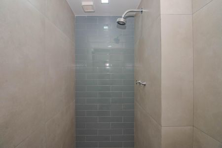 Apartamento à venda com 70m², 2 quartos e 1 vaga Apartamento à venda com 70m², 2 quartos e 1 vagaBanheiro Social