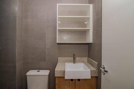 Apartamento à venda com 70m², 2 quartos e 1 vaga Apartamento à venda com 70m², 2 quartos e 1 vagaBanheiro da Suíte