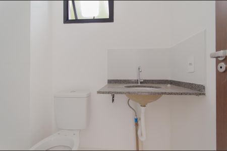 Banheiro de kitnet/studio para alugar com 1 quarto, 24m² em Ipiranga, São Paulo