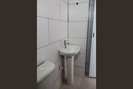 Banheiro de apartamento para alugar com 1 quarto, 30m² em Vila Quitauna, Osasco