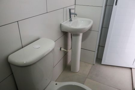 Banheiro de apartamento para alugar com 1 quarto, 30m² em Vila Quitauna, Osasco