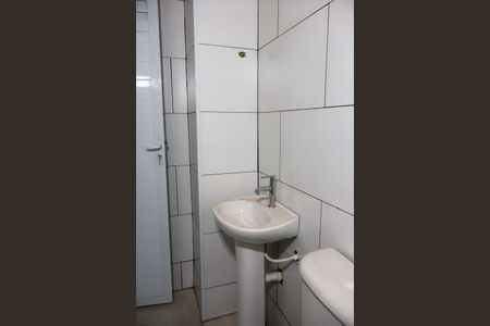 Banheiro de apartamento para alugar com 1 quarto, 25m² em Vila Quitauna, Osasco