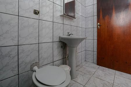 Casa para alugar com 157m², 2 quartos e 1 vaga Casa para alugar com 157m², 2 quartos e 1 vagaBanheiro