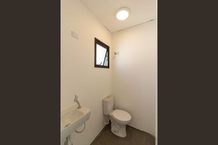 Casa à venda com 136m², 4 quartos e 2 vagas Casa à venda com 136m², 4 quartos e 2 vagasBanheiro de Serviço 1