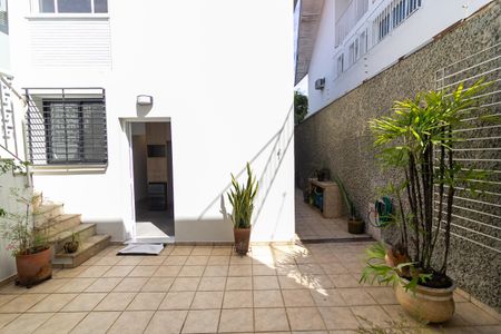 Casa à venda com 136m², 4 quartos e 2 vagas Casa à venda com 136m², 4 quartos e 2 vagasQuintal