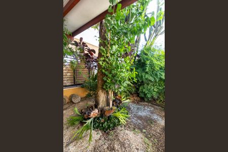 Casa à venda com 136m², 4 quartos e 2 vagas Casa à venda com 136m², 4 quartos e 2 vagasJardim