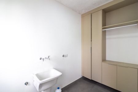 Casa à venda com 136m², 4 quartos e 2 vagas Casa à venda com 136m², 4 quartos e 2 vagasÁrea de Serviço