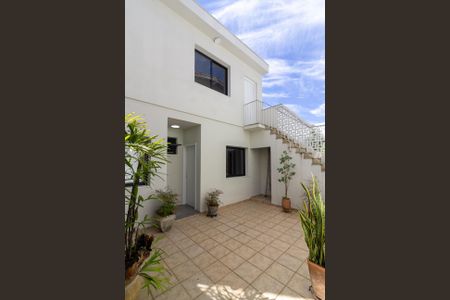 Casa à venda com 136m², 4 quartos e 2 vagas Casa à venda com 136m², 4 quartos e 2 vagasQuintal