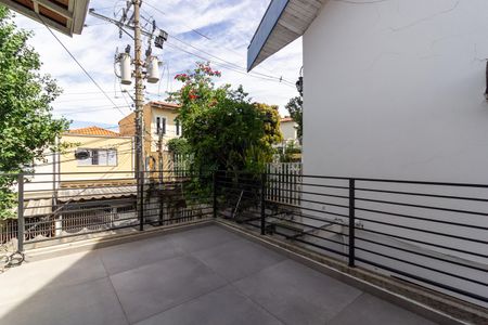 Casa à venda com 136m², 4 quartos e 2 vagas Casa à venda com 136m², 4 quartos e 2 vagasVaranda Quarto 2