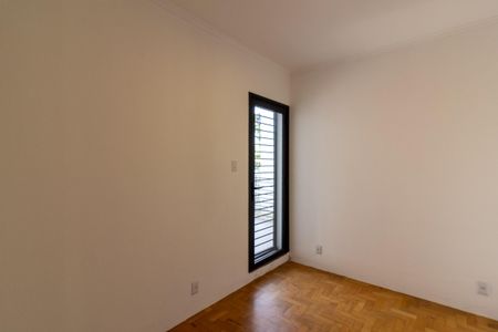 Casa à venda com 136m², 4 quartos e 2 vagas Casa à venda com 136m², 4 quartos e 2 vagasQuarto 2