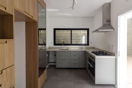 Casa à venda com 136m², 4 quartos e 2 vagas Casa à venda com 136m², 4 quartos e 2 vagasCozinha