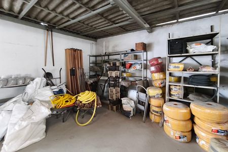 Casa à venda com 250m², 3 quartos e 2 vagasQuintal - Garagem