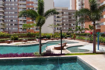 Apartamento à venda com 82m², 2 quartos e 2 vagasÁrea comum - Piscina