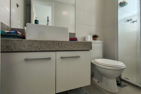 Apartamento à venda com 82m², 2 quartos e 2 vagasBanheiro da Suíte 2