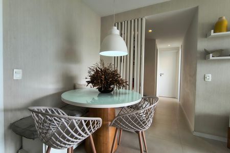 Apartamento à venda com 82m², 2 quartos e 2 vagasSala