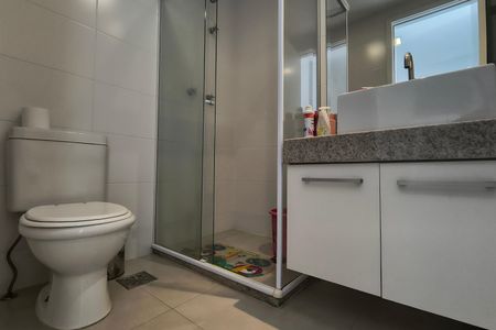 Apartamento à venda com 82m², 2 quartos e 2 vagasBanheiro da Suíte 1
