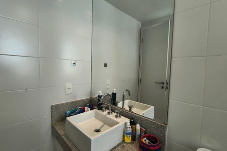 Apartamento à venda com 82m², 2 quartos e 2 vagasBanheiro da Suíte 2