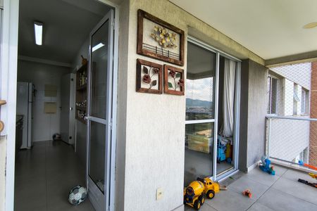Apartamento à venda com 82m², 2 quartos e 2 vagasVaranda