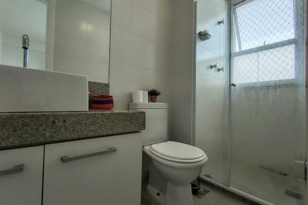 Apartamento à venda com 82m², 2 quartos e 2 vagasBanheiro da Suíte 2