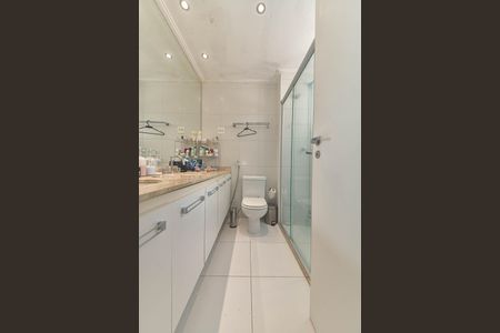 Apartamento à venda com 136m², 3 quartos e 2 vagasBanheiro da Suíte 3