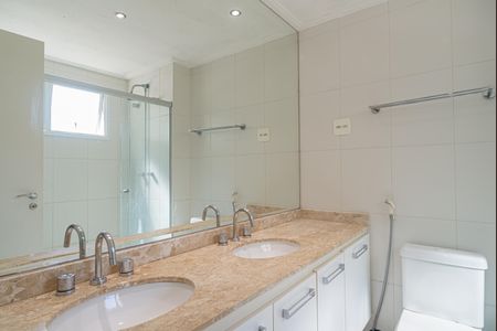 Apartamento à venda com 136m², 3 quartos e 2 vagasBanheiro da Suíte 1