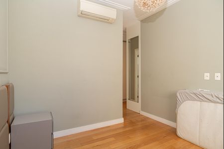 Apartamento à venda com 136m², 3 quartos e 2 vagasSuíte 1