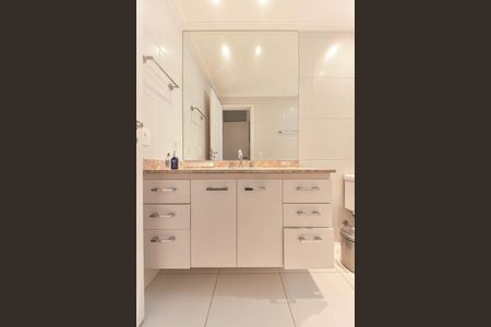 Apartamento à venda com 136m², 3 quartos e 2 vagasBanheiro da Suíte 2