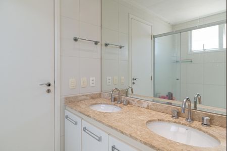 Apartamento à venda com 136m², 3 quartos e 2 vagasBanheiro da Suíte 1