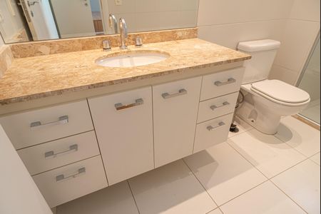 Apartamento à venda com 136m², 3 quartos e 2 vagasBanheiro da Suíte 3