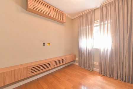 Apartamento à venda com 136m², 3 quartos e 2 vagasSuíte 2