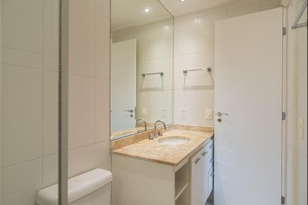 Apartamento à venda com 136m², 3 quartos e 2 vagasBanheiro da Suíte 2 