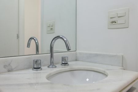 Apartamento para alugar com 58m², 2 quartos e 1 vaga Apartamento para alugar com 58m², 2 quartos e 1 vagaBanheiro da Suíte