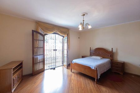 Casa à venda com 280m², 4 quartos e 8 vagasSuite 