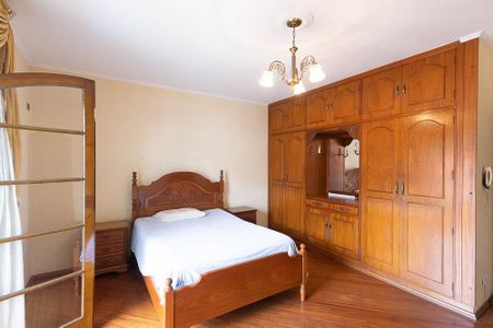 Casa à venda com 280m², 4 quartos e 8 vagasSuite 