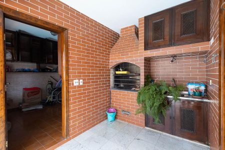 Casa à venda com 280m², 4 quartos e 8 vagasChurrasqueira