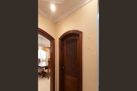 Casa à venda com 280m², 4 quartos e 8 vagasDespensa