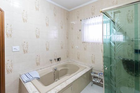 Casa à venda com 280m², 4 quartos e 8 vagasBanheiro da Suíte