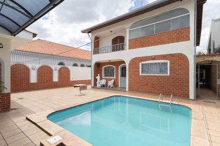 Casa à venda com 280m², 4 quartos e 8 vagasÁrea comum - Piscina
