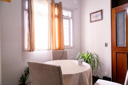 Sala de apartamento à venda com 1 quarto, 50m² em Ipiranga, Belo Horizonte