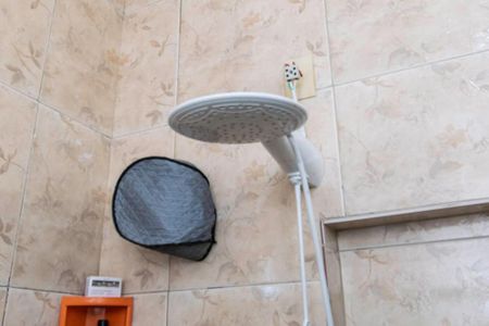 Casa para alugar com 130m², 3 quartos e sem vagaBanheiro Canadense (Suítes 1 e 2)