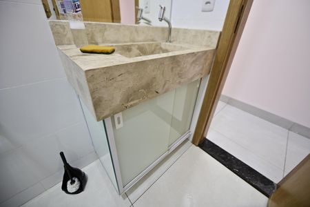 Casa à venda com 180m², 3 quartos e 3 vagas Casa à venda com 180m², 3 quartos e 3 vagasBanheiro