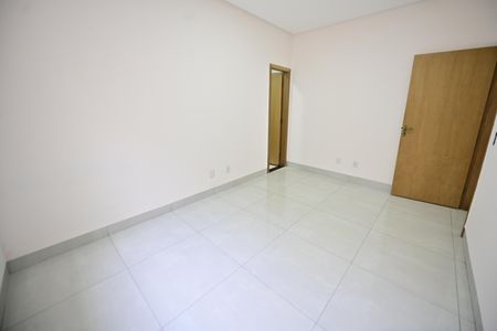 Casa à venda com 180m², 3 quartos e 3 vagas Casa à venda com 180m², 3 quartos e 3 vagasSuíte 1