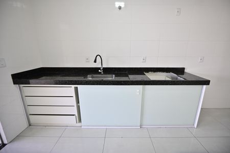 Casa à venda com 180m², 3 quartos e 3 vagas Casa à venda com 180m², 3 quartos e 3 vagasCozinha