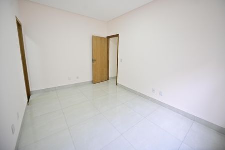 Casa à venda com 180m², 3 quartos e 3 vagas Casa à venda com 180m², 3 quartos e 3 vagasSuíte 1