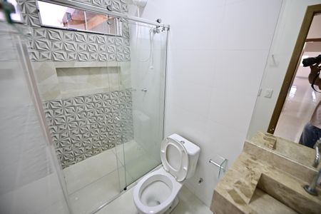 Casa à venda com 180m², 3 quartos e 3 vagas Casa à venda com 180m², 3 quartos e 3 vagasBanheiro da Suíte 1