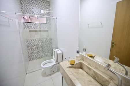 Casa à venda com 180m², 3 quartos e 3 vagas Casa à venda com 180m², 3 quartos e 3 vagasBanheiro