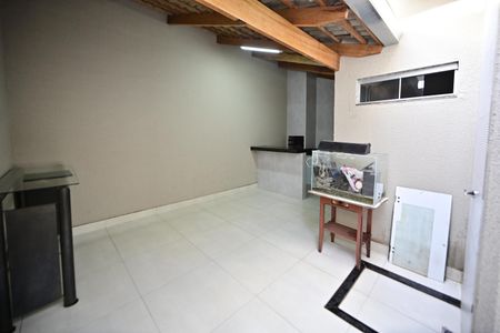 Casa à venda com 180m², 3 quartos e 3 vagas Casa à venda com 180m², 3 quartos e 3 vagasÁrea comum