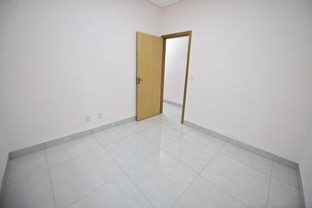Casa à venda com 180m², 3 quartos e 3 vagas Casa à venda com 180m², 3 quartos e 3 vagasQuarto 1