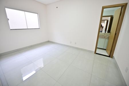 Suíte 1 de casa à venda com 3 quartos, 180m² em Setor Três Marias, Goiânia