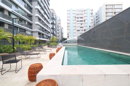 Apartamento à venda com 41m², 1 quarto e 1 vaga Apartamento à venda com 41m², 1 quarto e 1 vagaÁrea comum - Piscina